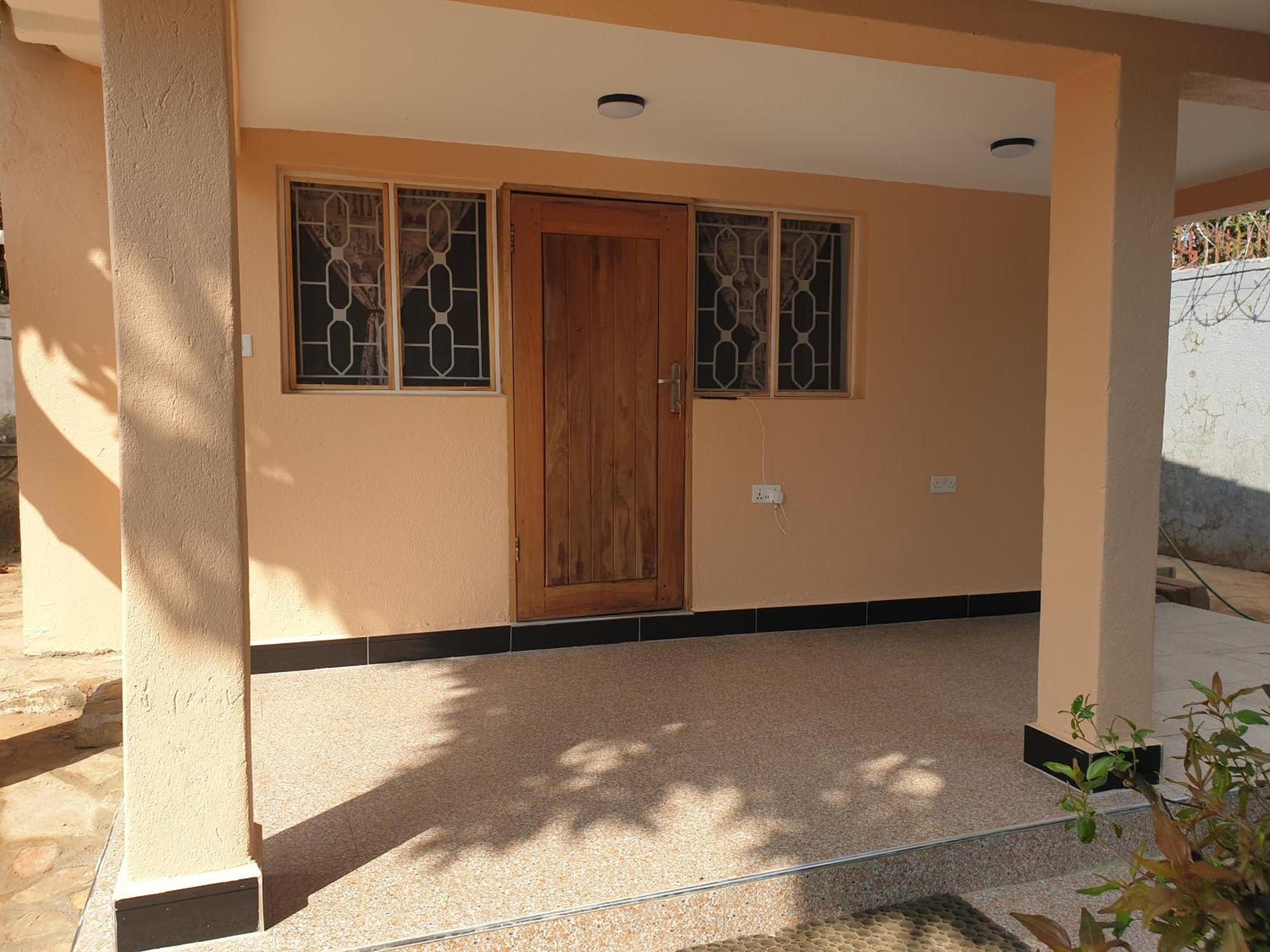 Alison & Dave'S Guesthouse Entebbe Dış mekan fotoğraf