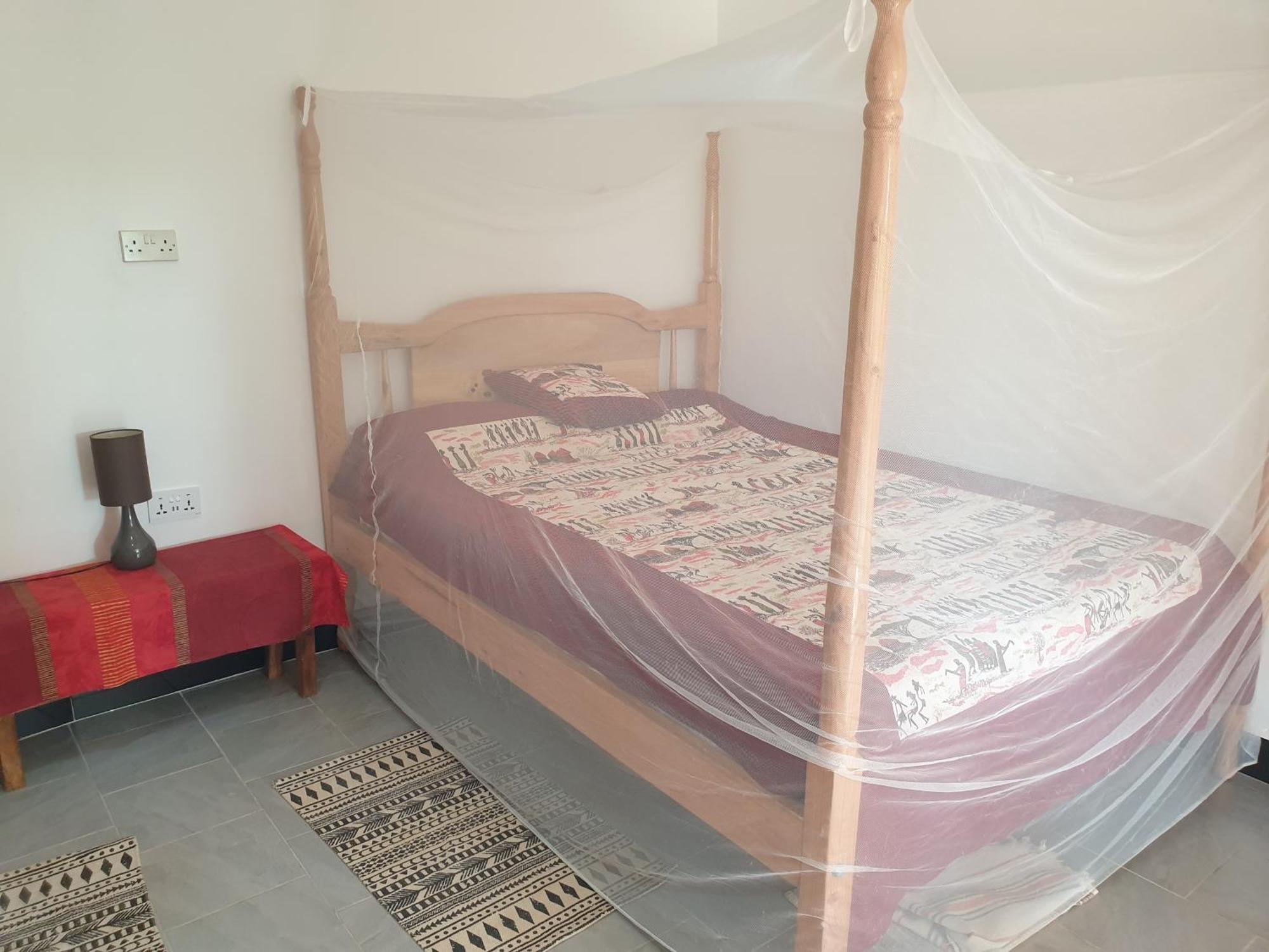 Alison & Dave'S Guesthouse Entebbe Dış mekan fotoğraf